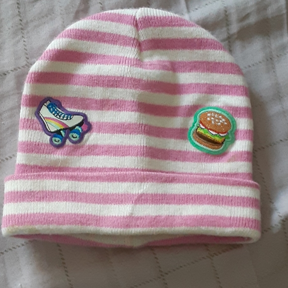 Beanie with patches - Picture 1 of 4